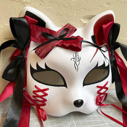 Half cat mask kitsune spirit kabuki 01