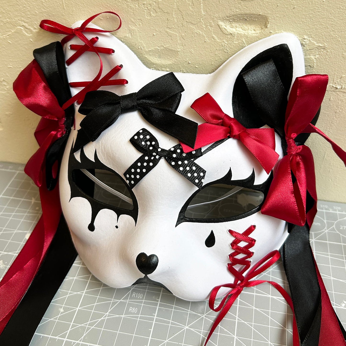 Handmade Masquerade cat mask kabuki 04