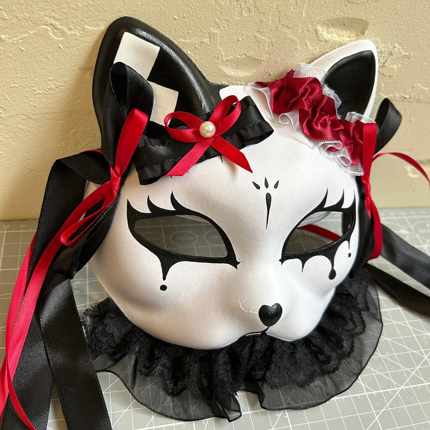 Handmade Masquerade cat mask kabuki 05