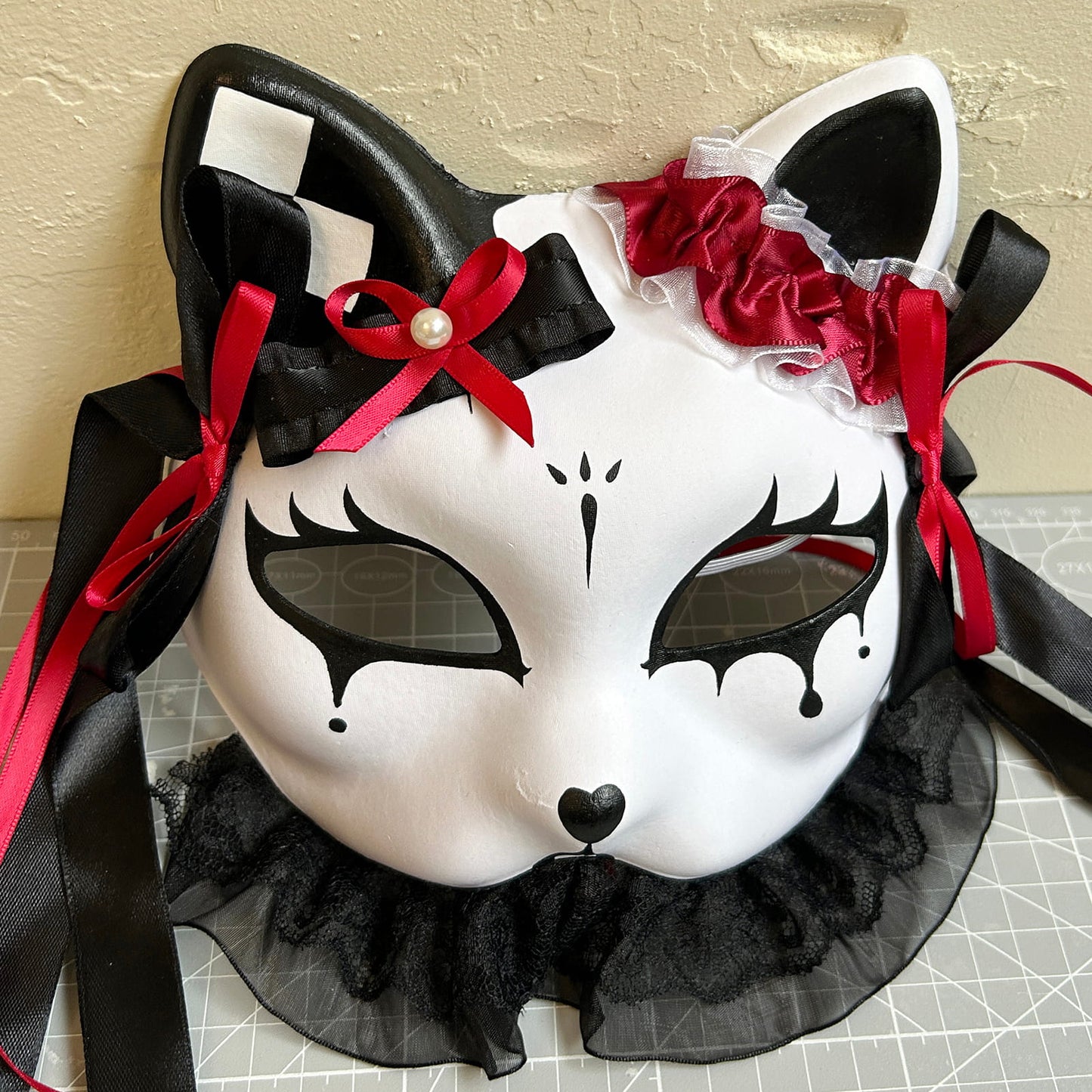 Handmade Masquerade cat mask kabuki 05