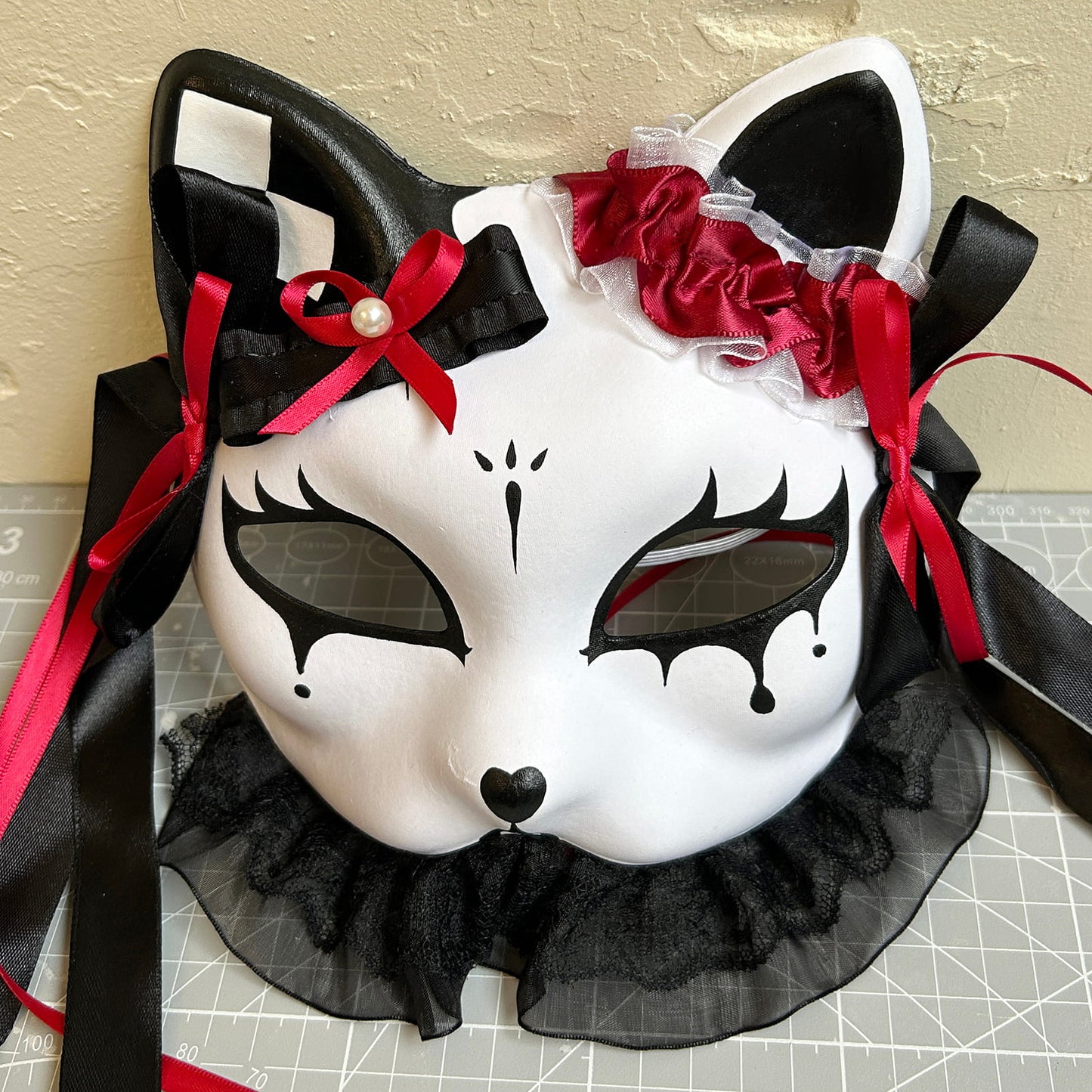 Handmade Masquerade cat mask kabuki 05