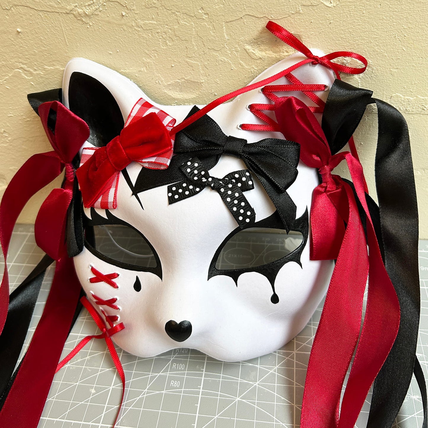 Handmade Masquerade cat mask kabuki 07