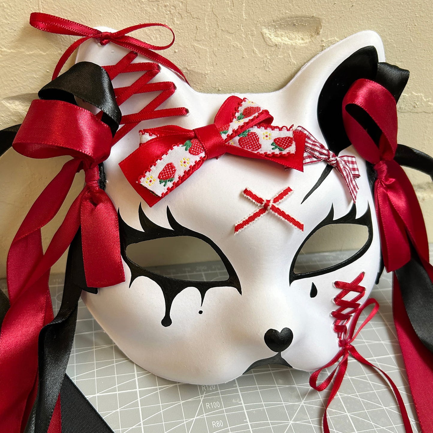 Handmade Masquerade cat mask spirit kabuki 01