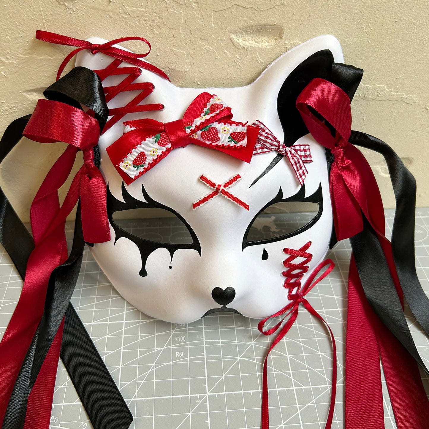 Handmade Masquerade cat mask spirit kabuki 01