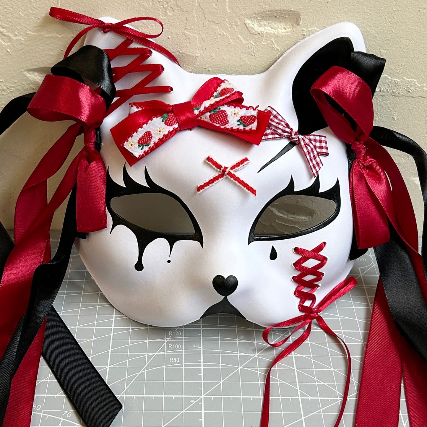 Handmade Masquerade cat mask spirit kabuki 01