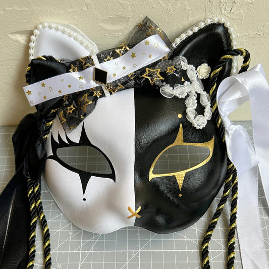 Original handmade super cool black and white cat mask, Masquerade Kabuki 01
