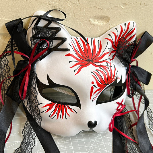 Red spider lily  cat mask Kitsune kabuki 01