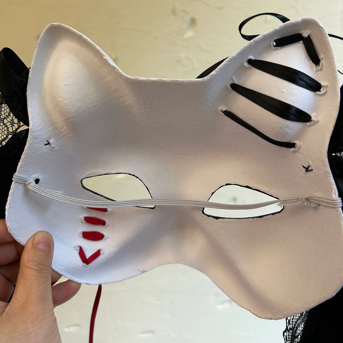 Red spider lily  cat mask Kitsune kabuki 01