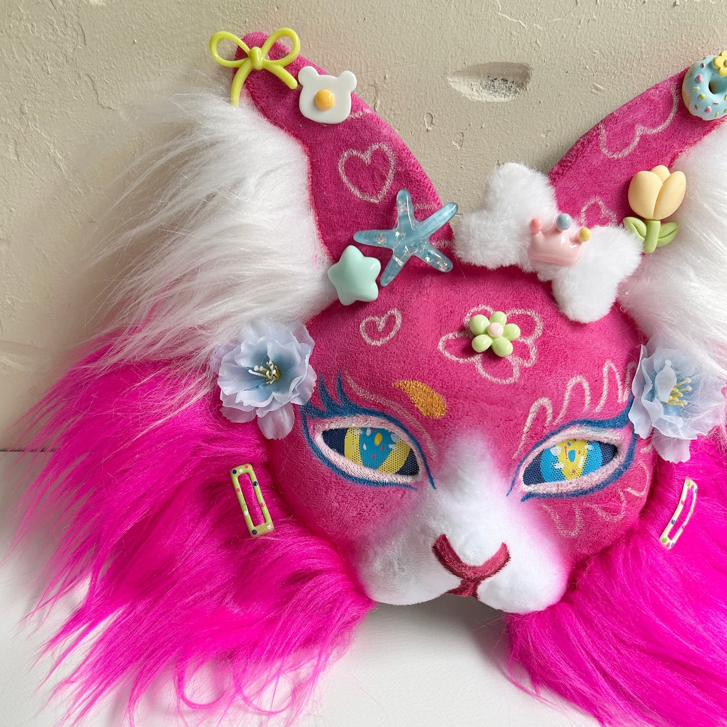 Rose red sweet and cute Therian cat mask 01.