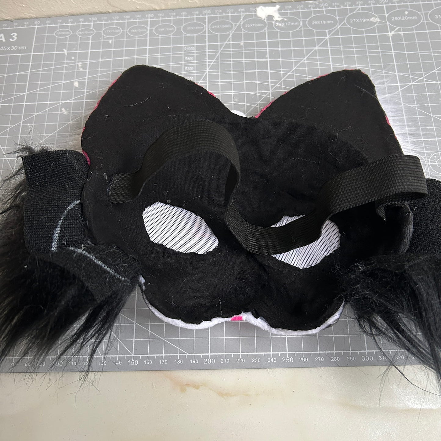 Therain cat mask a gorgeous red and black cat 01