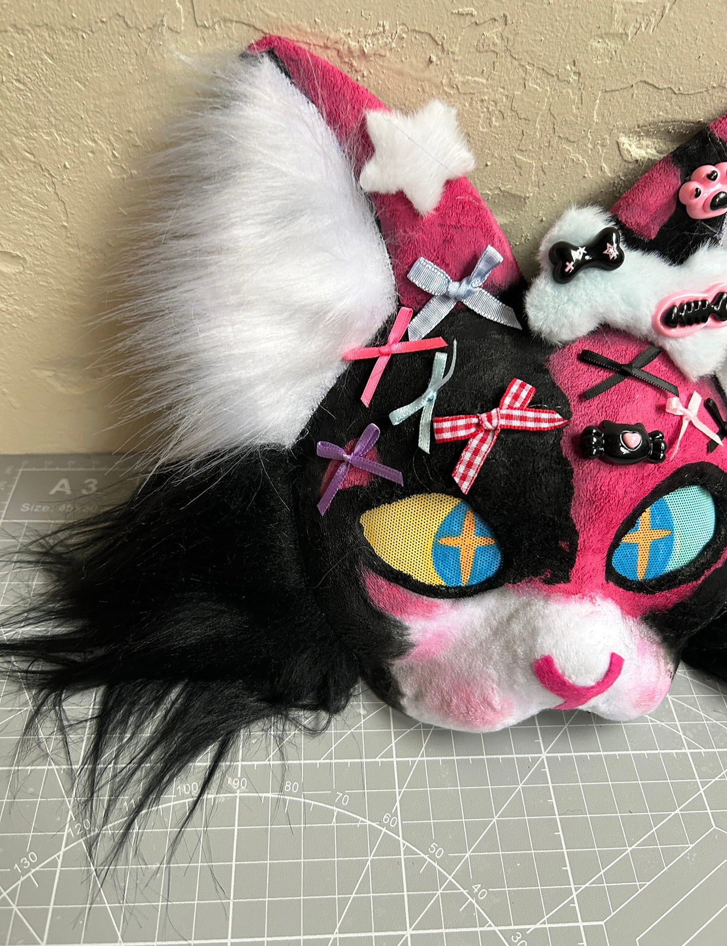 Therain cat mask a gorgeous red and black cat 01