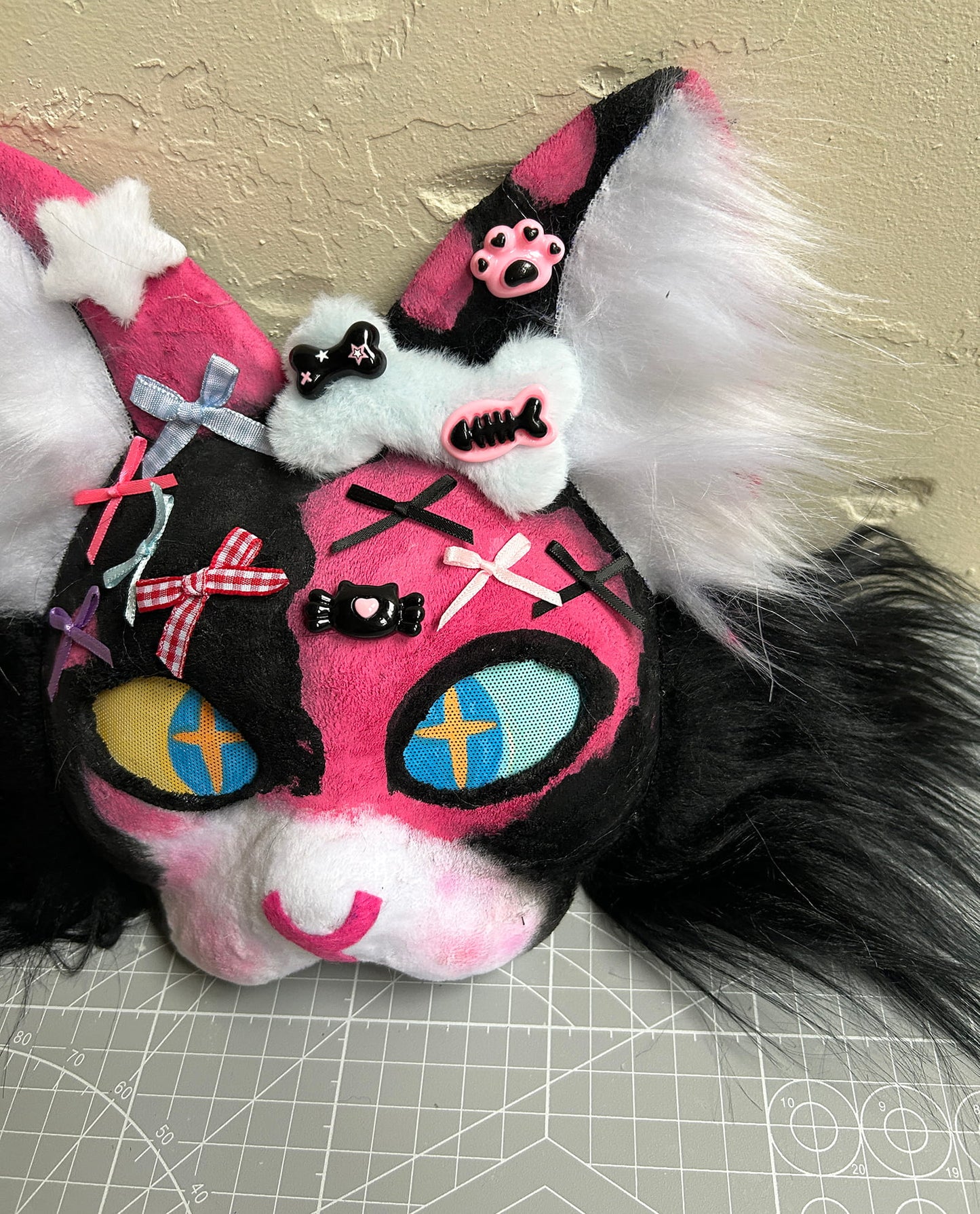 Therain cat mask a gorgeous red and black cat 01