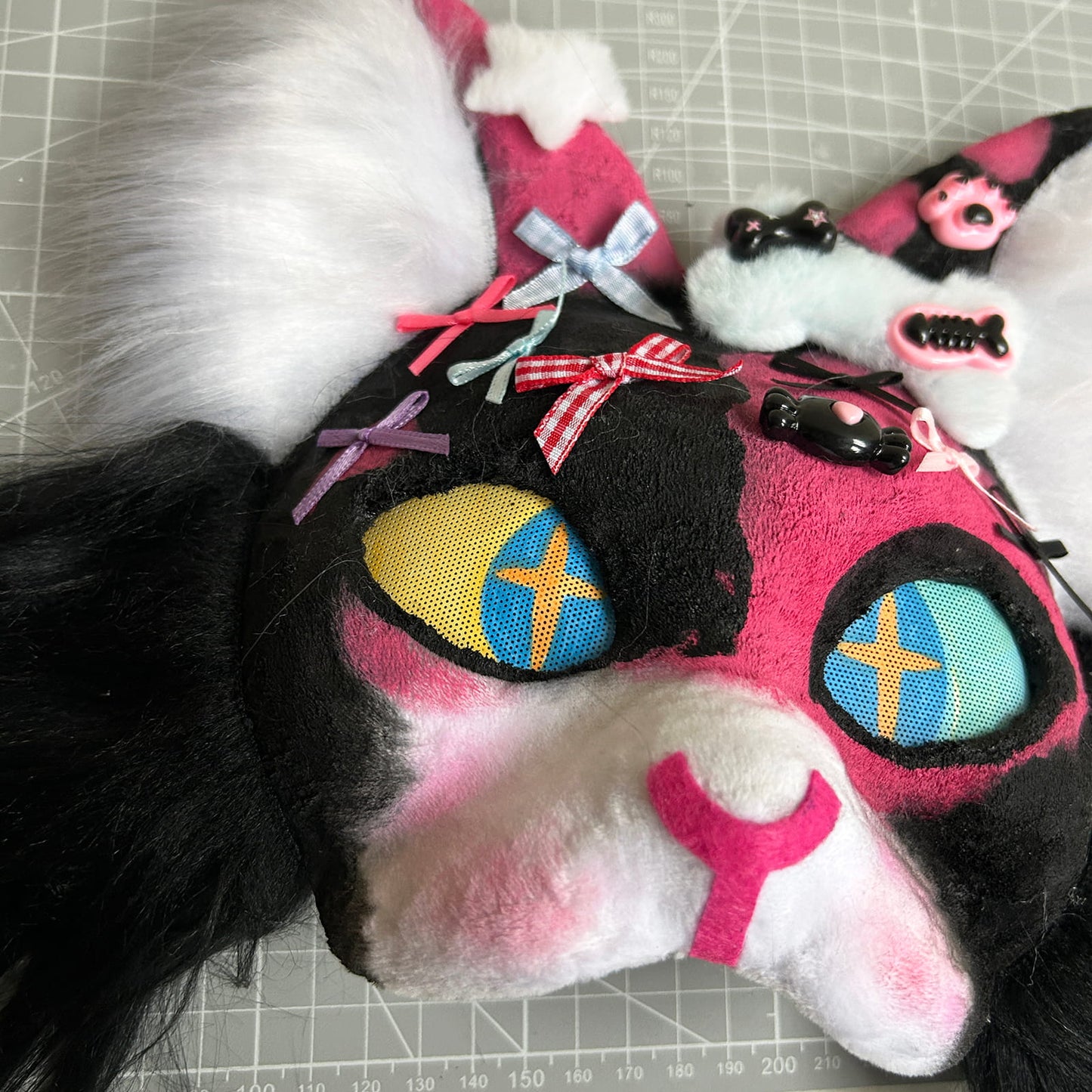 Therain cat mask a gorgeous red and black cat 01
